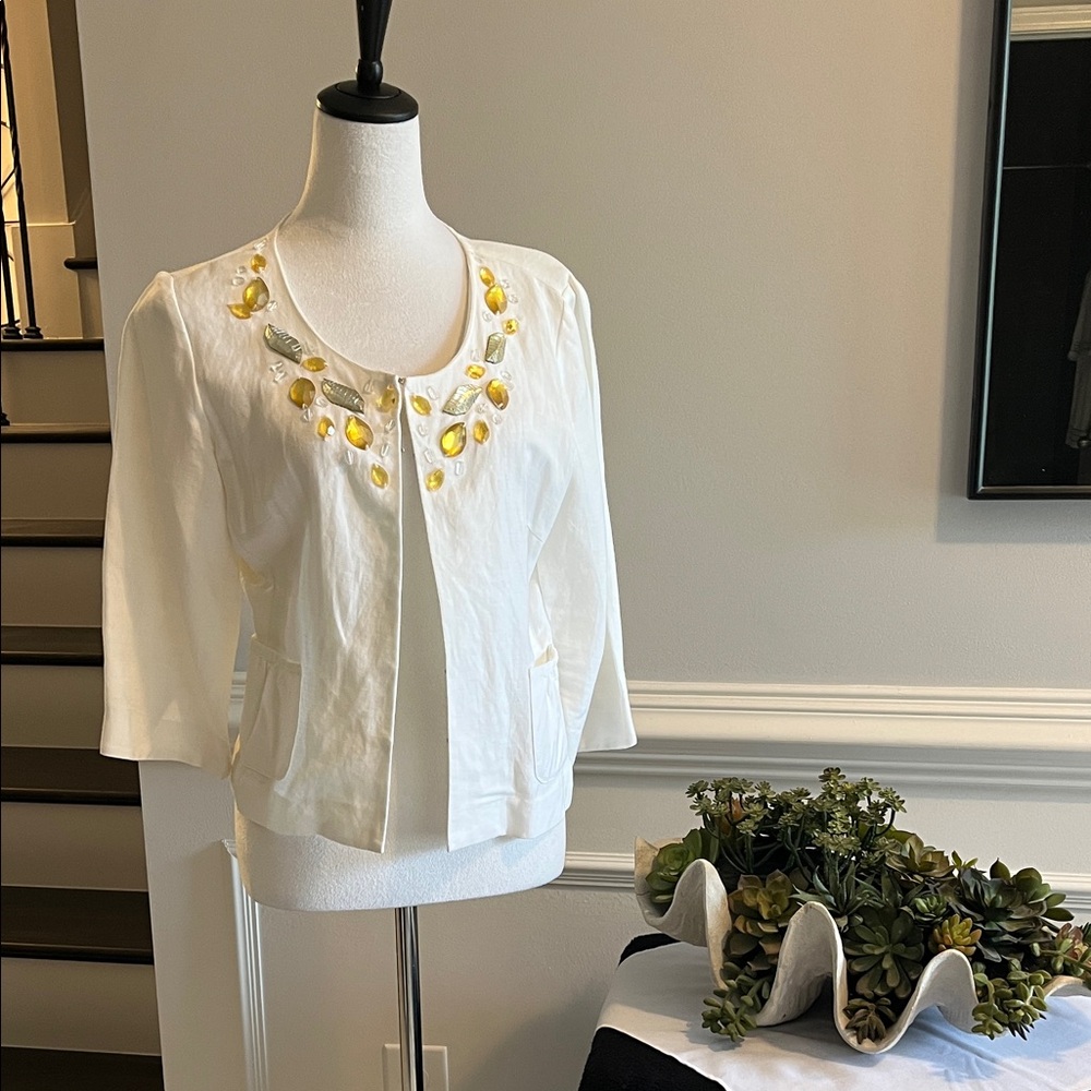 Elegant White Women's Top with Yellow Accents (Never Worn No Tags )